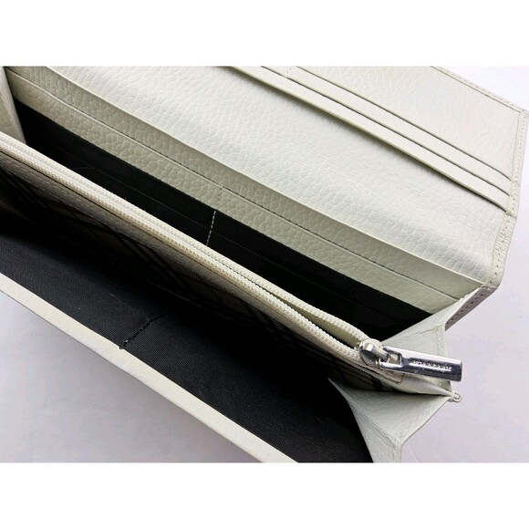 Burberry Pebbled Leather Snap Full Size Long Wallet - Picture 9 of 10